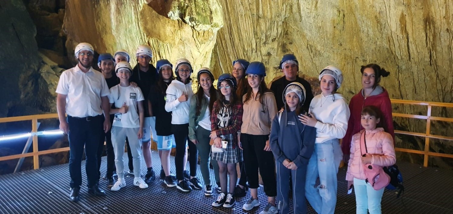 Taberele de tineret organizate de Arhiepiscopia Târgoviștei 221180