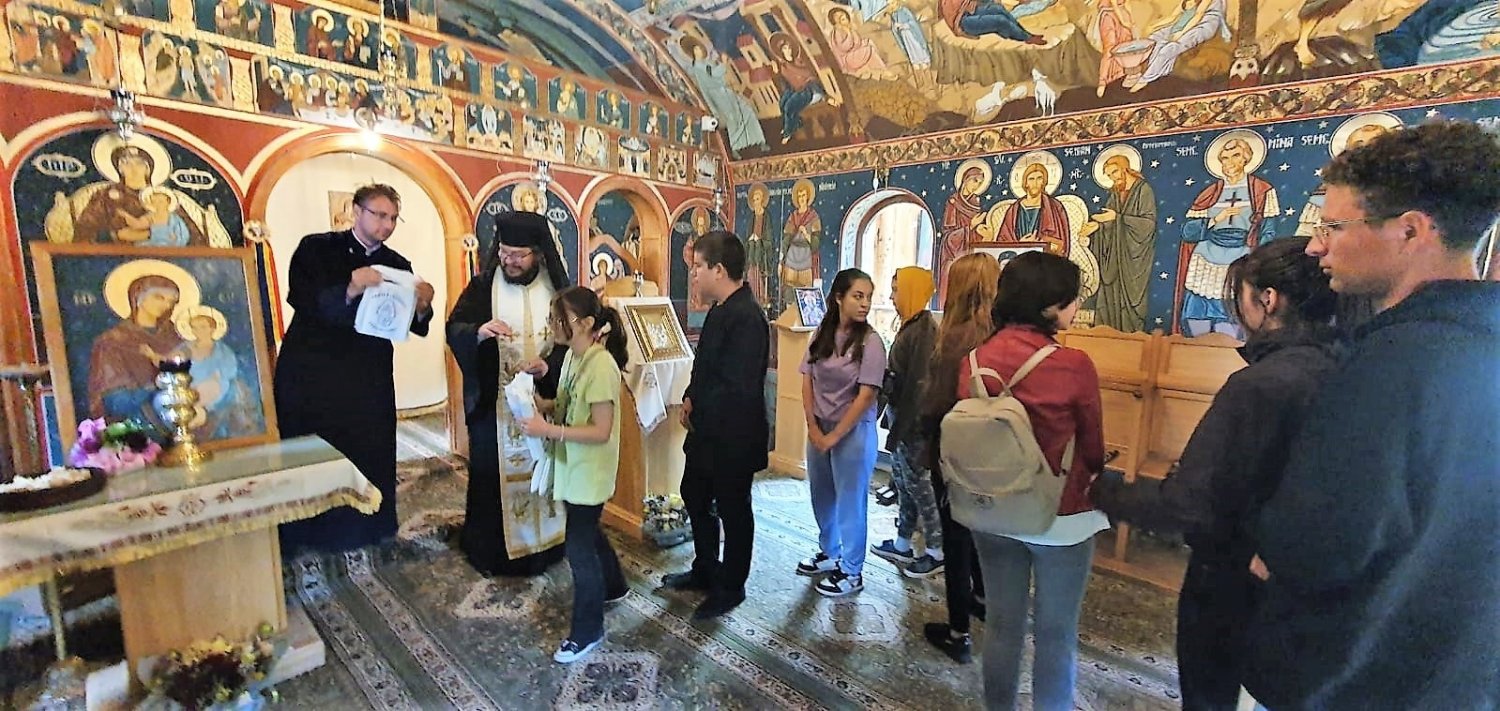 Taberele de tineret organizate de Arhiepiscopia Târgoviștei 221182