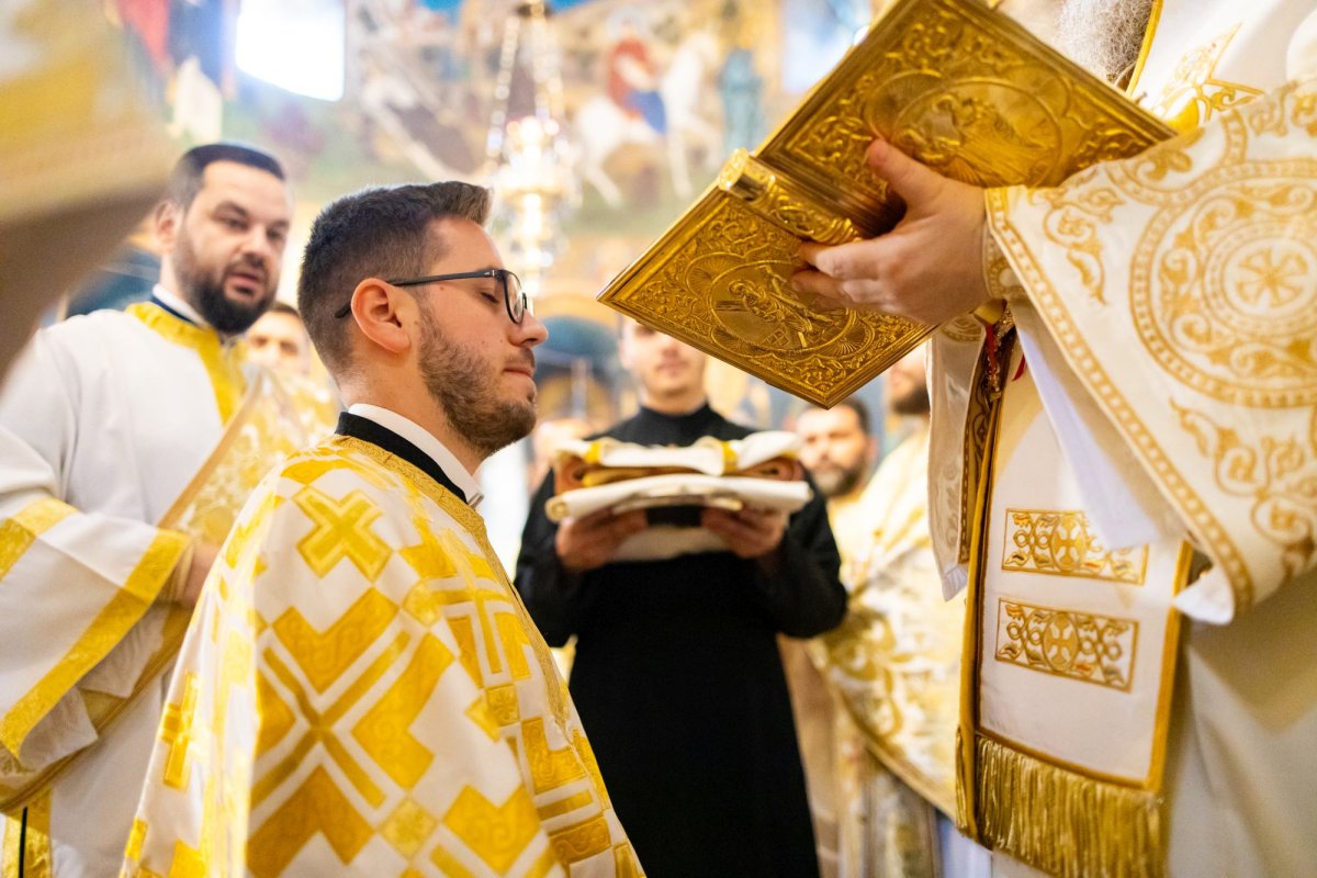 Slujire arhierească la Mănăstirea Radu Vodă din București 221274