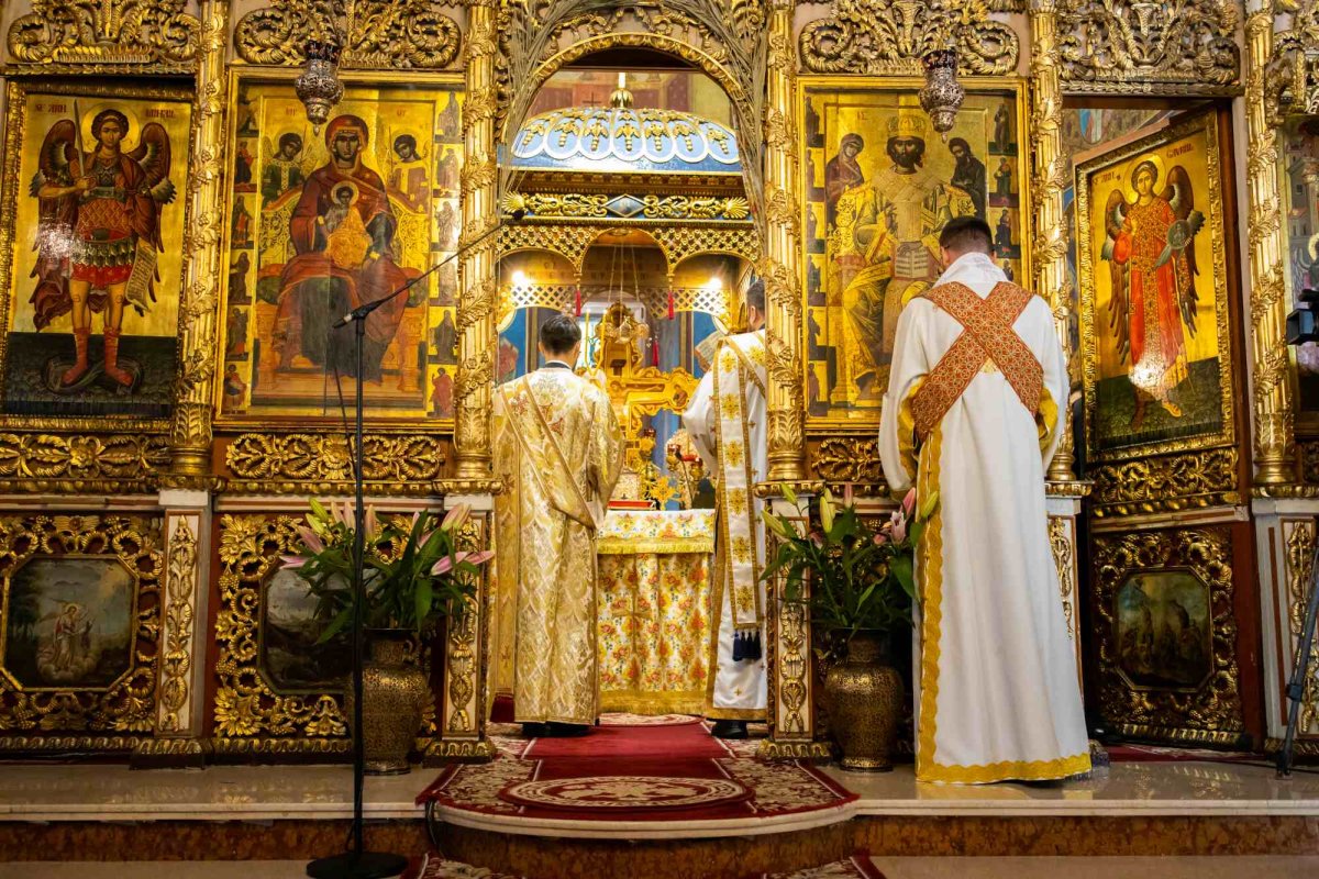 Slujire arhierească la Mănăstirea Radu Vodă din București 221298