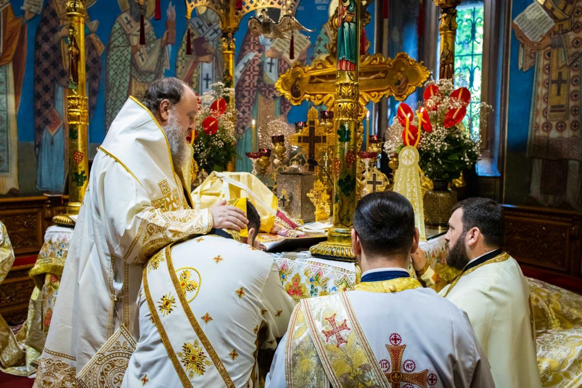 Slujire arhierească la Mănăstirea Radu Vodă din București 221332