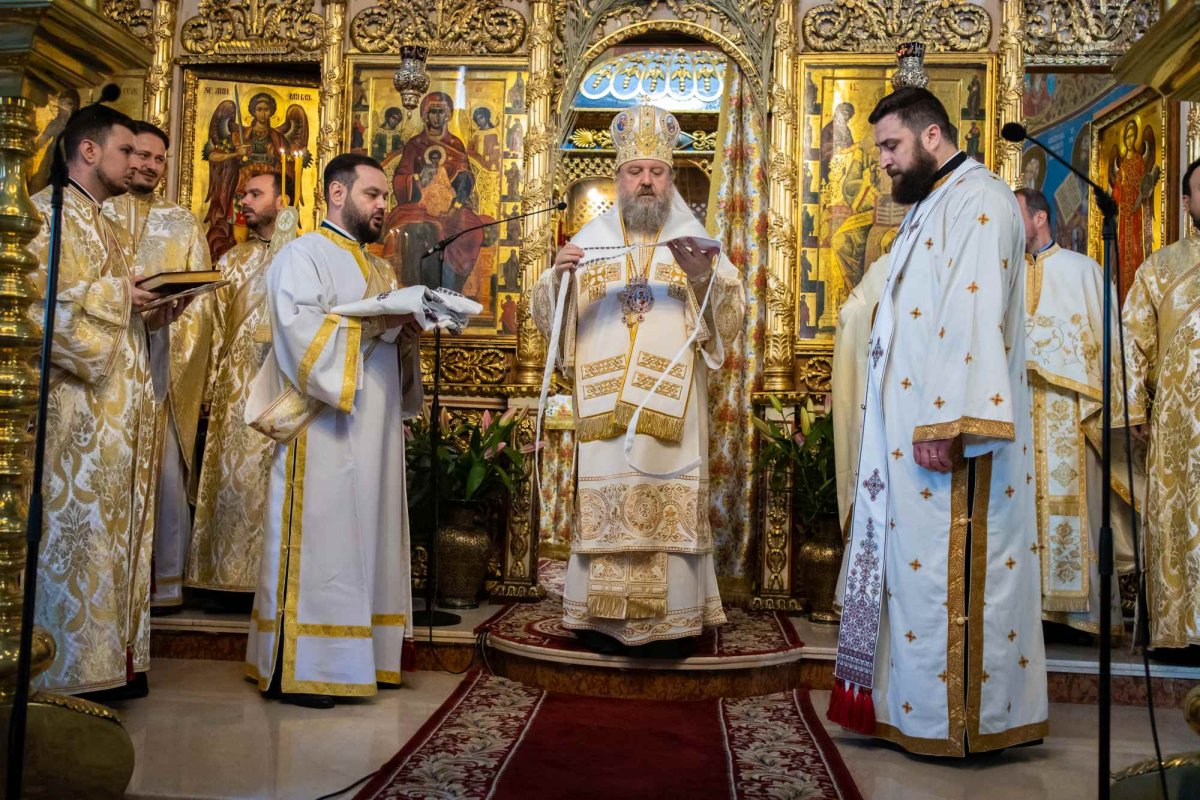 Slujire arhierească la Mănăstirea Radu Vodă din București 221333