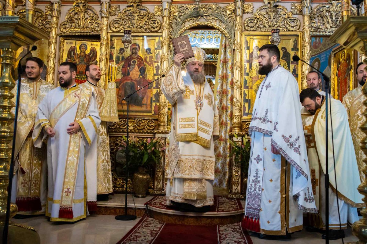 Slujire arhierească la Mănăstirea Radu Vodă din București 221336