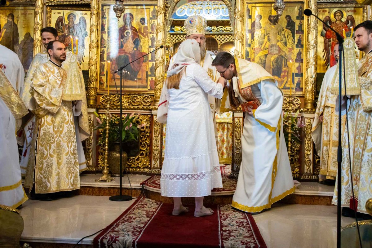 Slujire arhierească la Mănăstirea Radu Vodă din București 221350