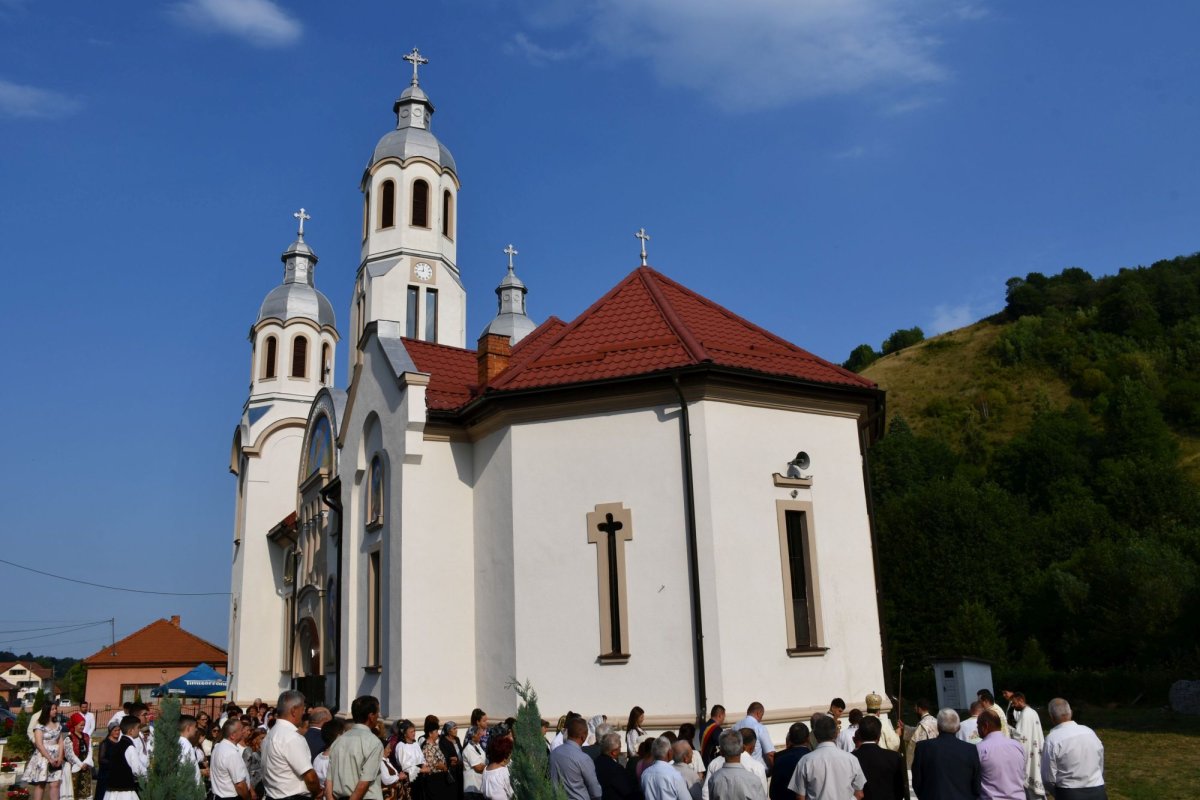 Înnoire la biserica Prorocului Ilie din Băuțarul Superior 221436