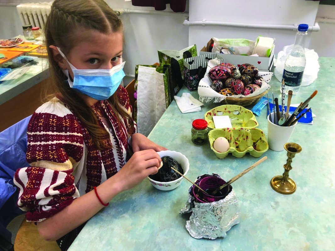 Păstrând tradiția, ne apărăm identitatea 221384