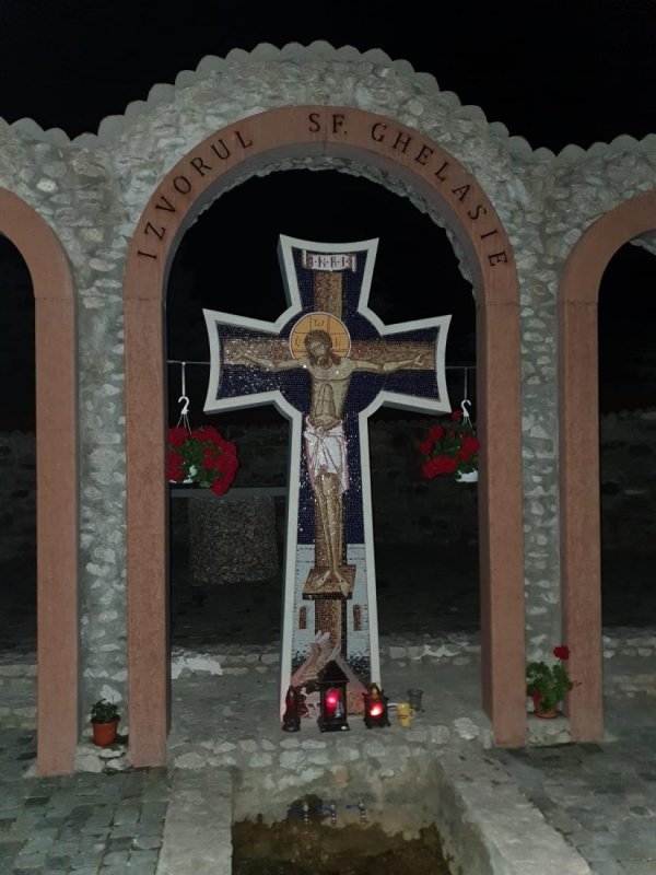 Târnosirea bisericii Schitului „Izvorul Sfântului Ghelasie” de la Hopagi, Alba 221426