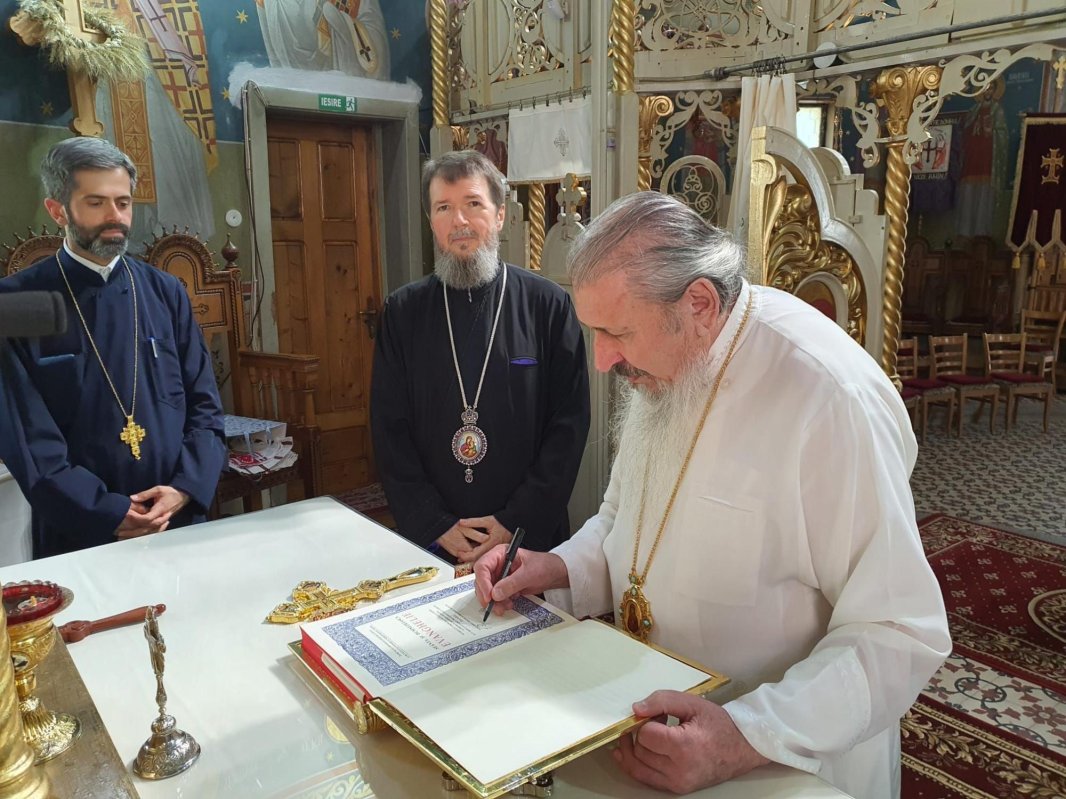 Vizita Mitropolitului Basarabiei în ținutul Bihorului românesc 221428