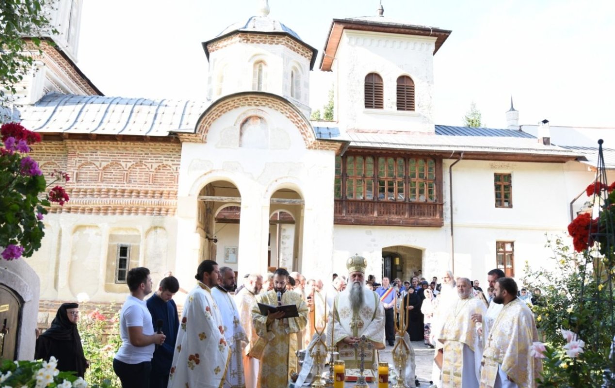 „Cer nou și pământ nou” la paraclisul Mănăstirii Arnota 221580