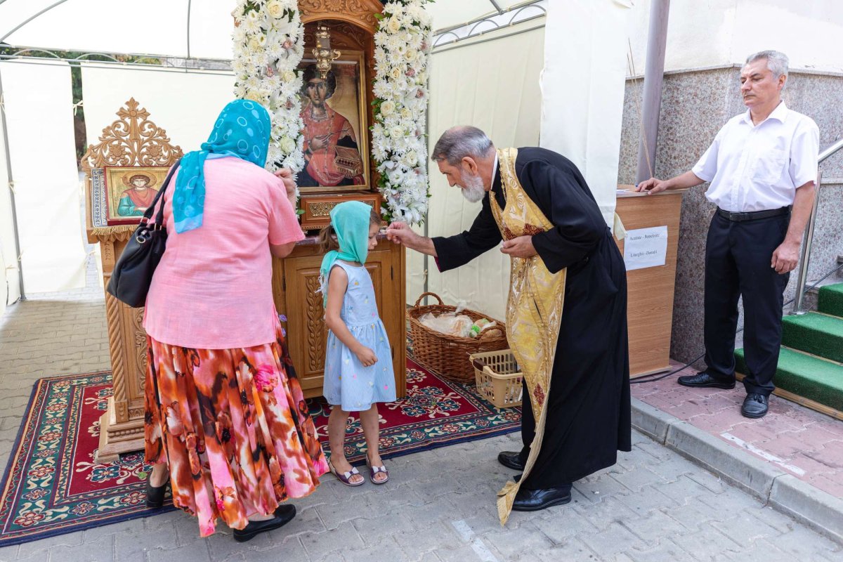 Sărbătorirea ocrotitorului Parohiei Mărcuţa din Capitală 221645