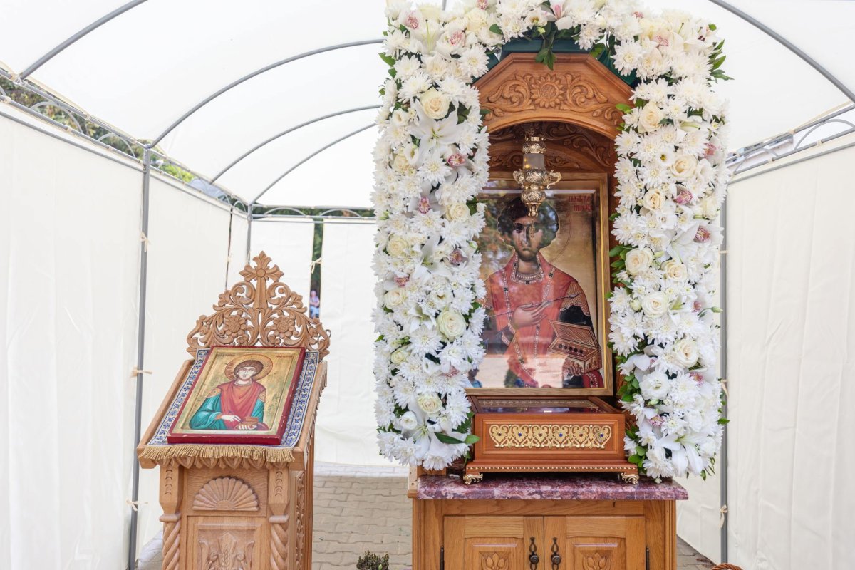 Sărbătorirea ocrotitorului Parohiei Mărcuţa din Capitală 221646