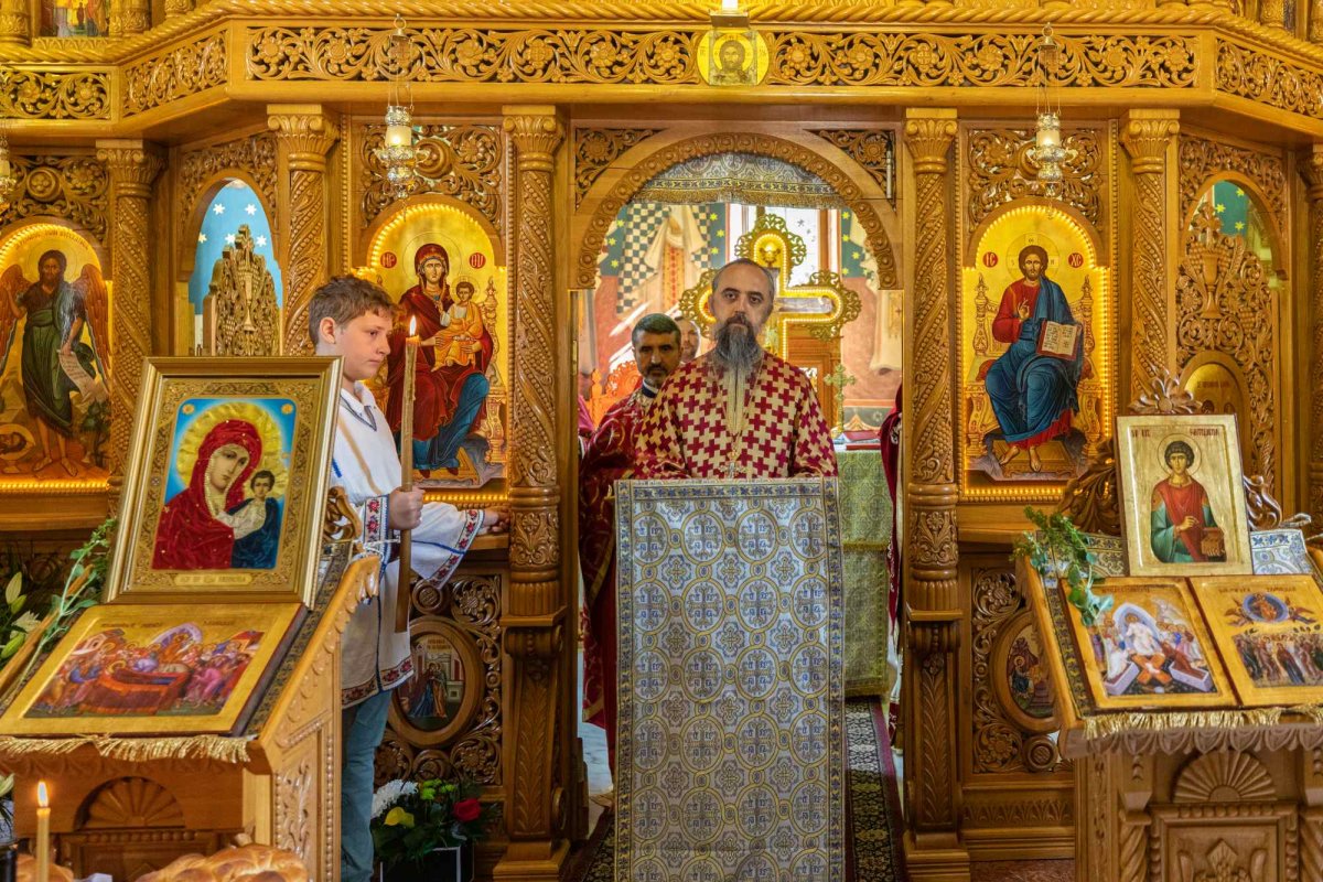 Sărbătorirea ocrotitorului Parohiei Mărcuţa din Capitală 221651