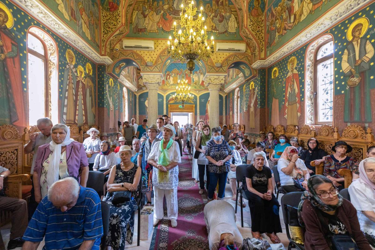 Sărbătorirea ocrotitorului Parohiei Mărcuţa din Capitală 221658