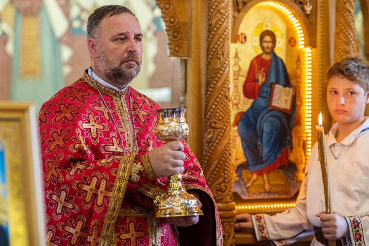 Sărbătorirea ocrotitorului Parohiei Mărcuţa din Capitală 221665