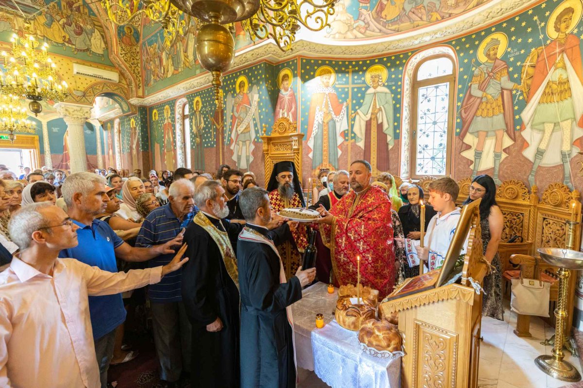 Sărbătorirea ocrotitorului Parohiei Mărcuţa din Capitală 221668