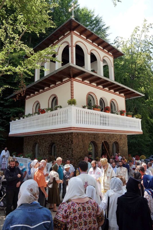 Înnoire de hram la Schitul Sfântului Pantelimon de pe Transfăgărășan 221806