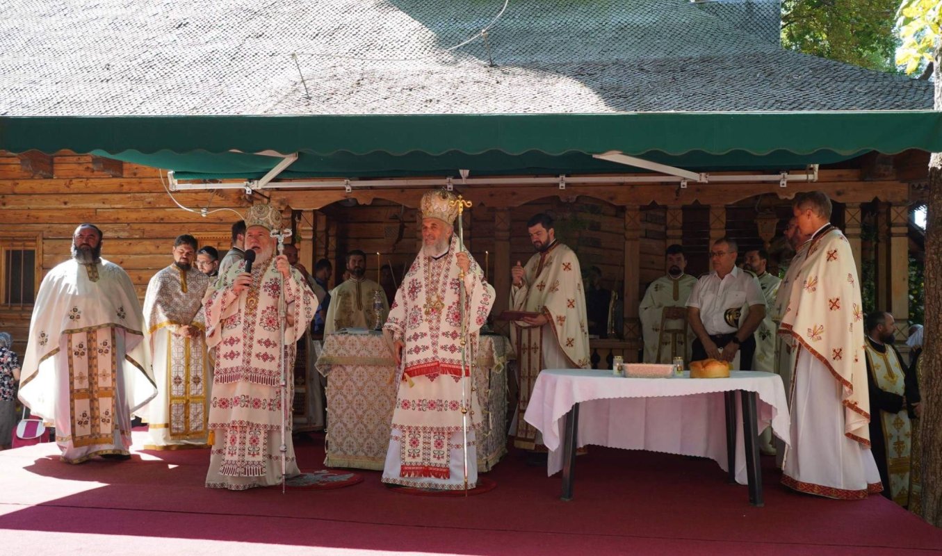 Zi de înălțare sufletească la Mănăstirea Lacu-Sărat din Brăila 221809