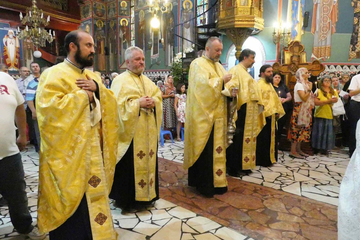 Binecuvântarea sfinților Pantelimon și Silvestru pentru pelerinii bucureșteni 221855