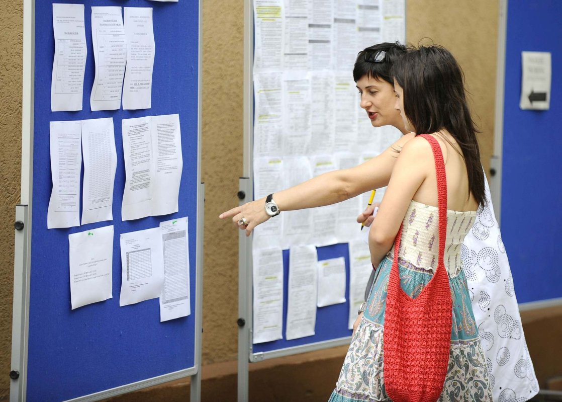 Critici privind examenul propriu de admitere în colegii 221859