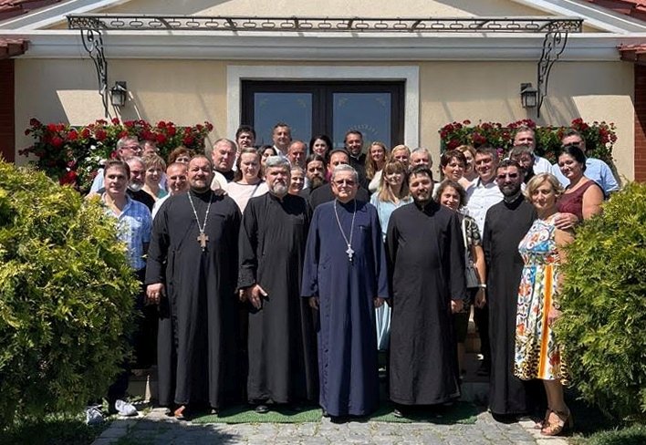 Întâlnire pe plaiuri timișene a foștilor absolvenți din Caransebeș  221885