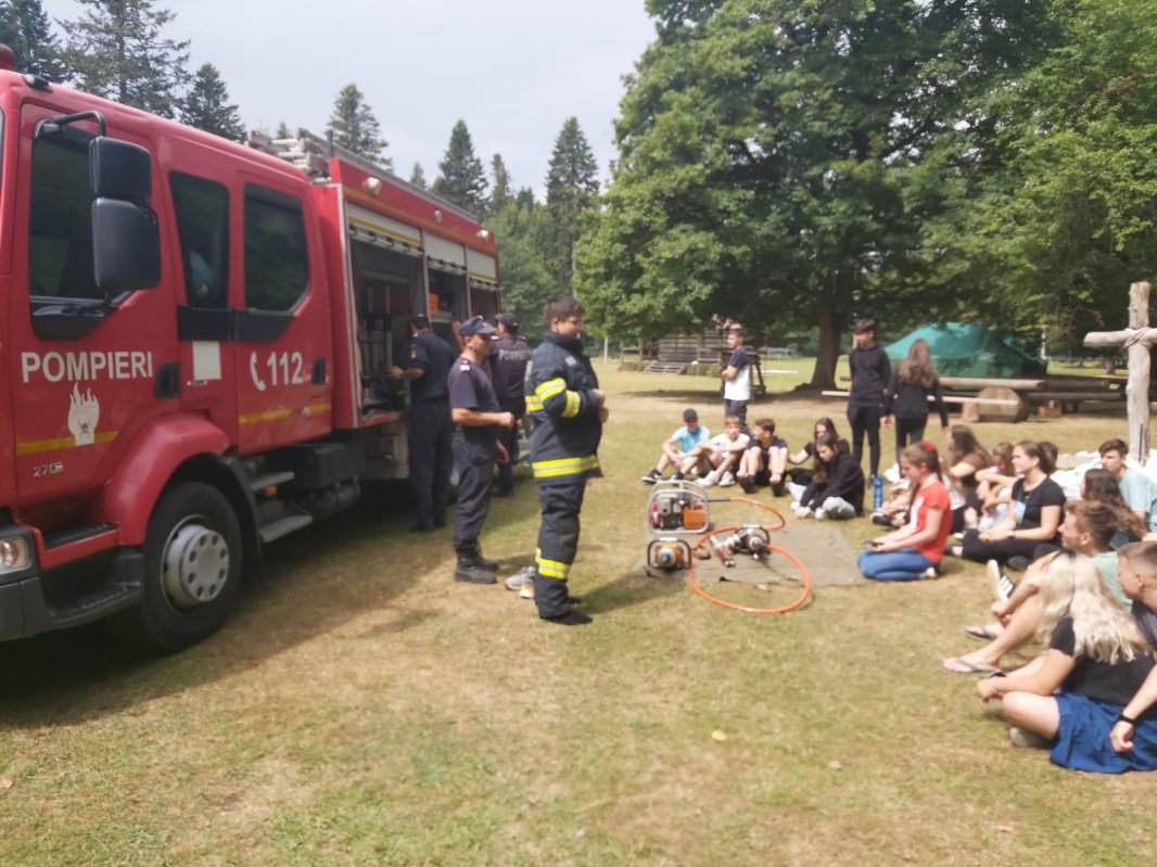 Lecții de prim ajutor în tabăra de la Nemțișor 222121