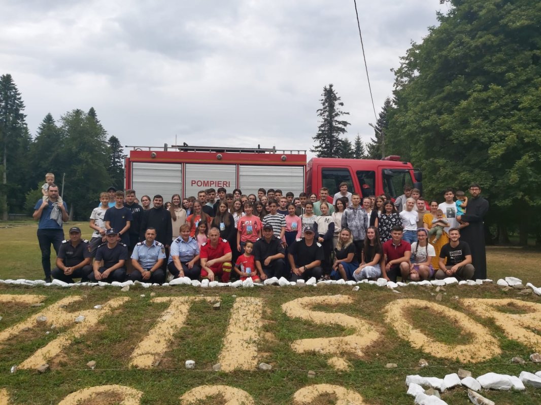 Lecții de prim ajutor în tabăra de la Nemțișor 222122