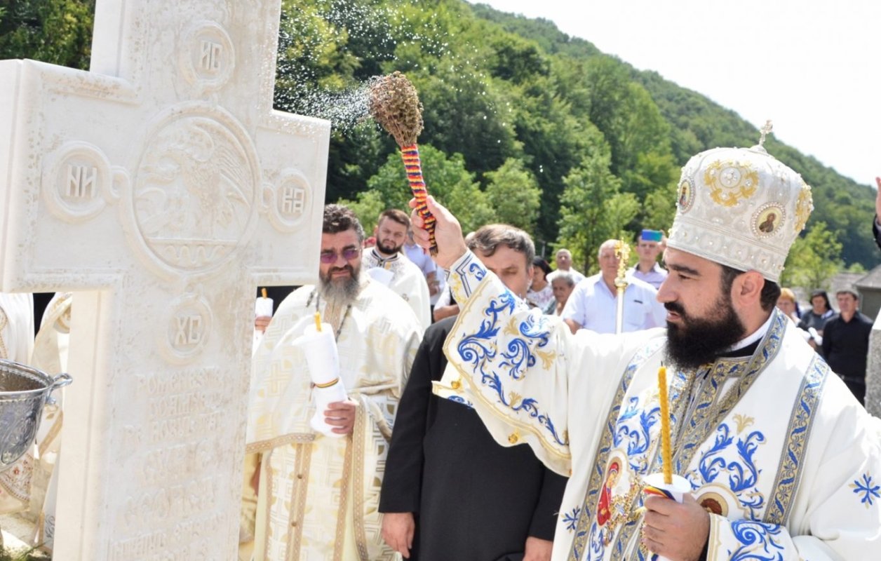 Pomenirea Episcopului Gurie în satul natal Huta, judeţul Cluj 222094