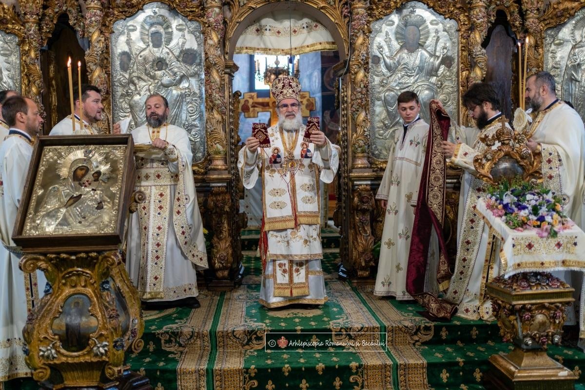 Liturghie în prima zi de post la catedrala din Roman 222198