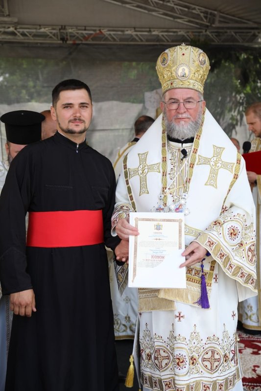 Sfinţirea bisericii din parohia maramureşeană Remeţi pe Someș 222208