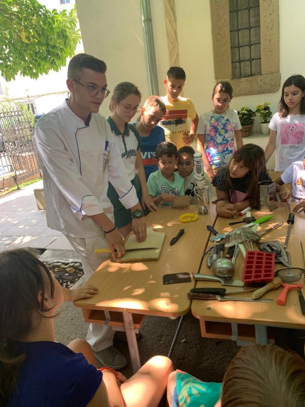 A început școala de vară a Bisericii Olari din București 222318