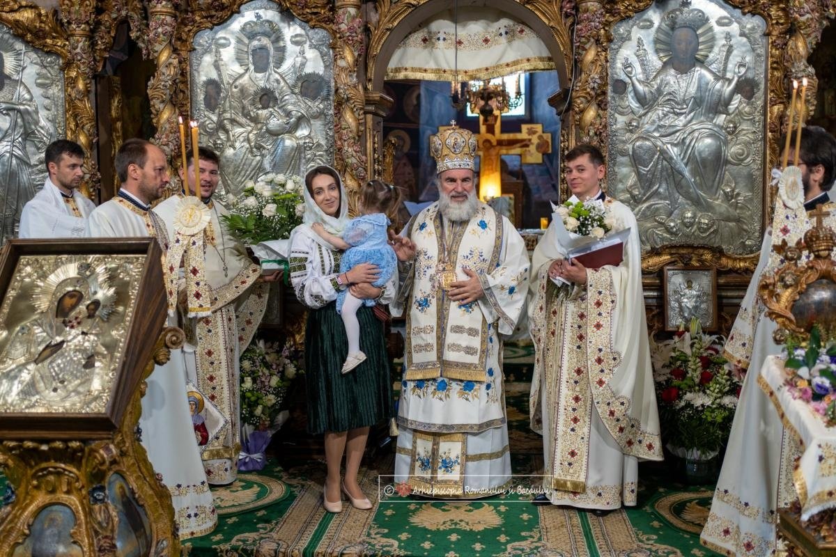 Hirotonii la Catedrala Arhiepiscopală din Roman 222292