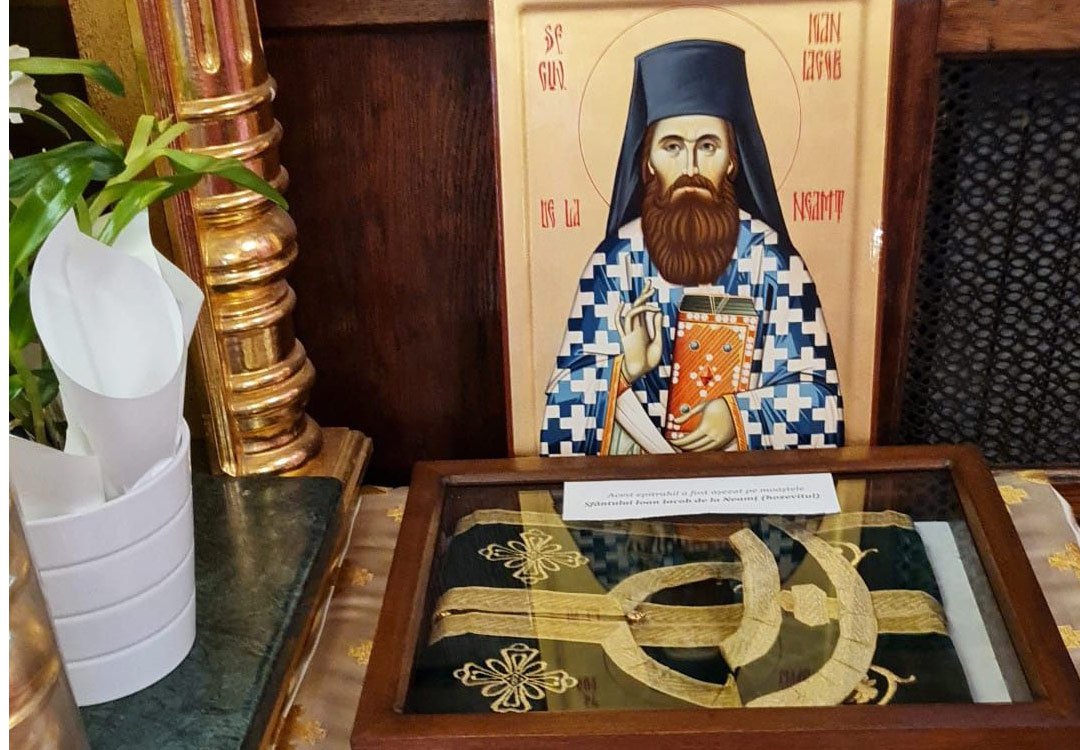 Odor sfânt așezat spre închinare în Catedrala Patriarhală 222347