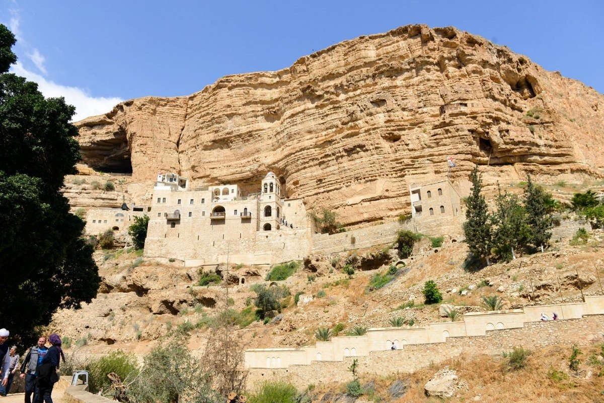 Sfântul Ioan Iacob în lumina mărturiilor celor care l‑au cunoscut 222425