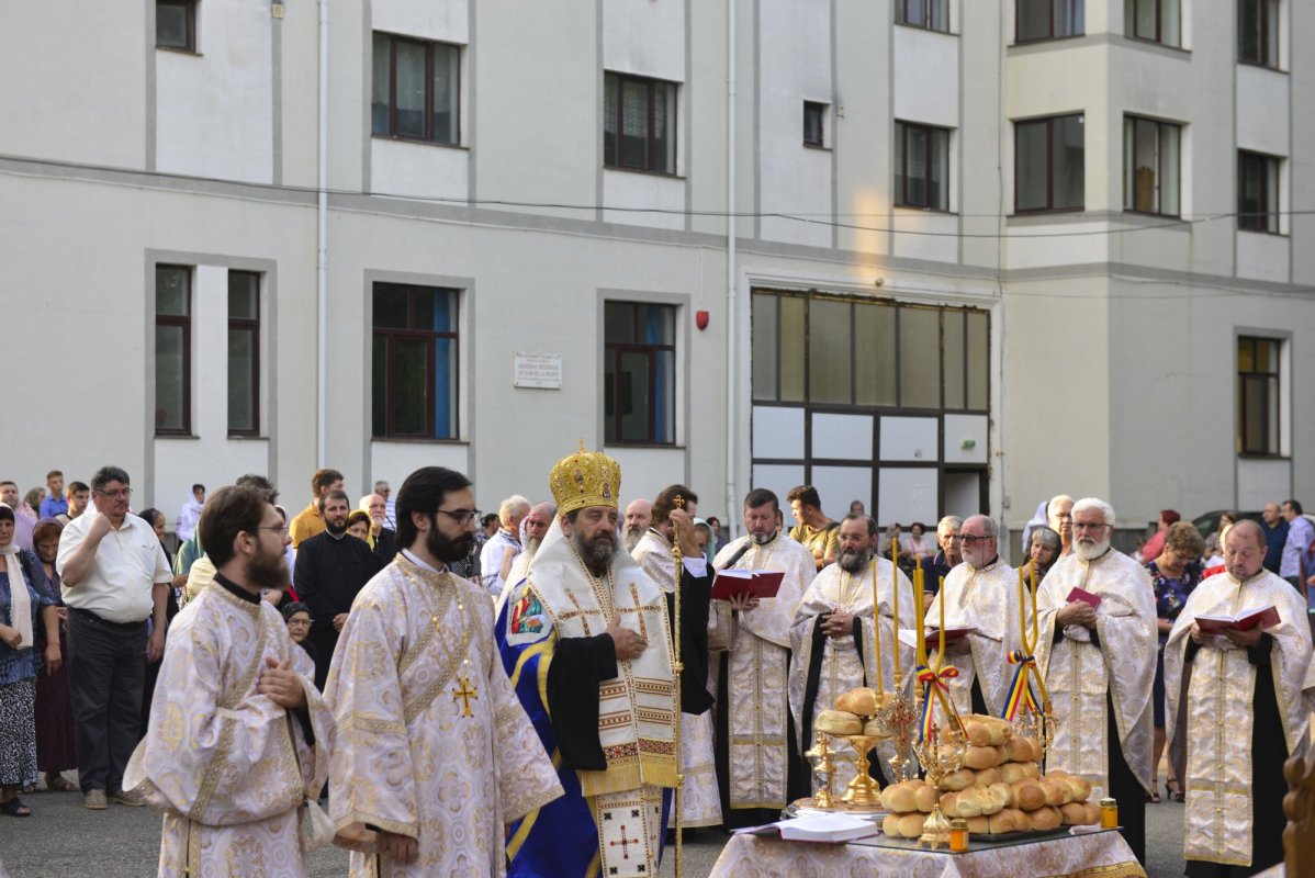 Au debutat sărbătorile închinate sfinților nemțeni 222501