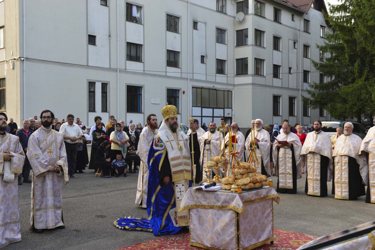 Au debutat sărbătorile închinate sfinților nemțeni 222503