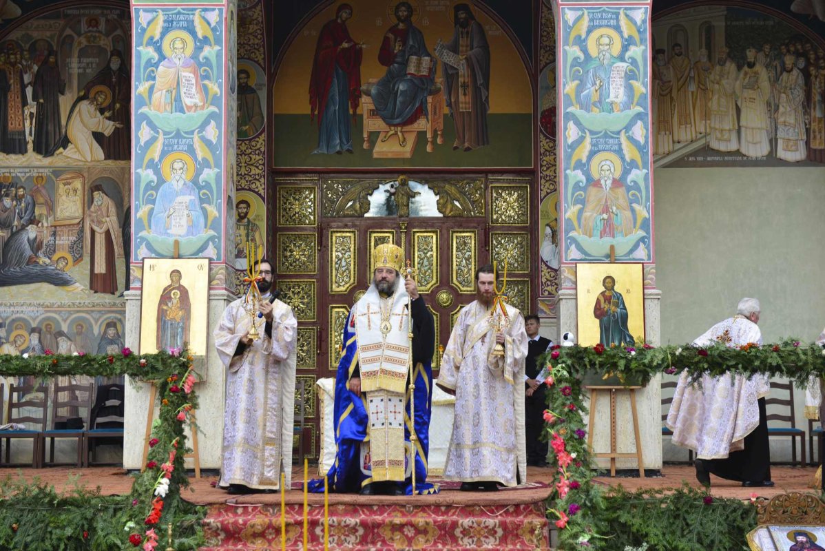 Au debutat sărbătorile închinate sfinților nemțeni 222508