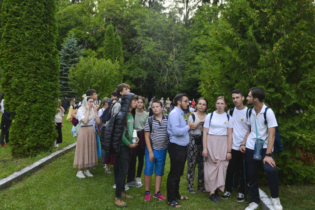 Au debutat sărbătorile închinate sfinților nemțeni 222512