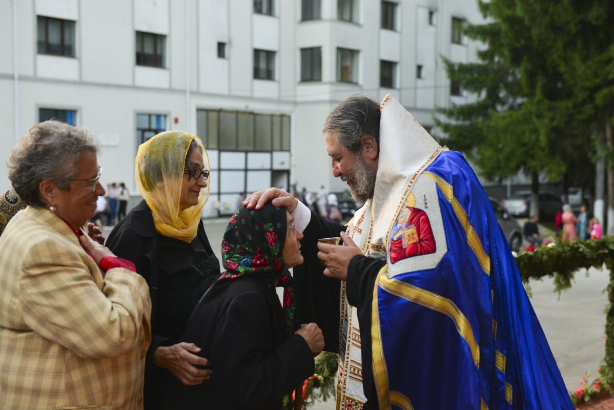 Au debutat sărbătorile închinate sfinților nemțeni 222515