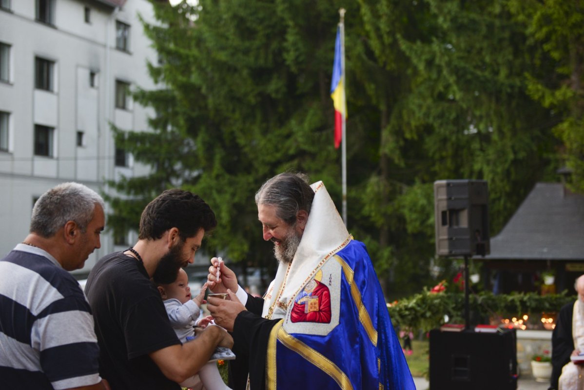 Au debutat sărbătorile închinate sfinților nemțeni 222516