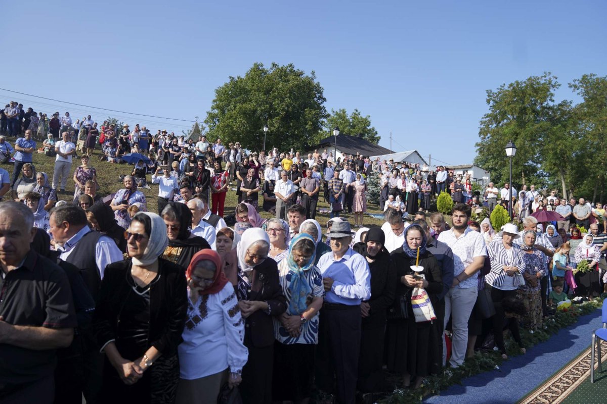 Sărbătorirea Sfântului Ioan Iacob la Crăiniceni 222713