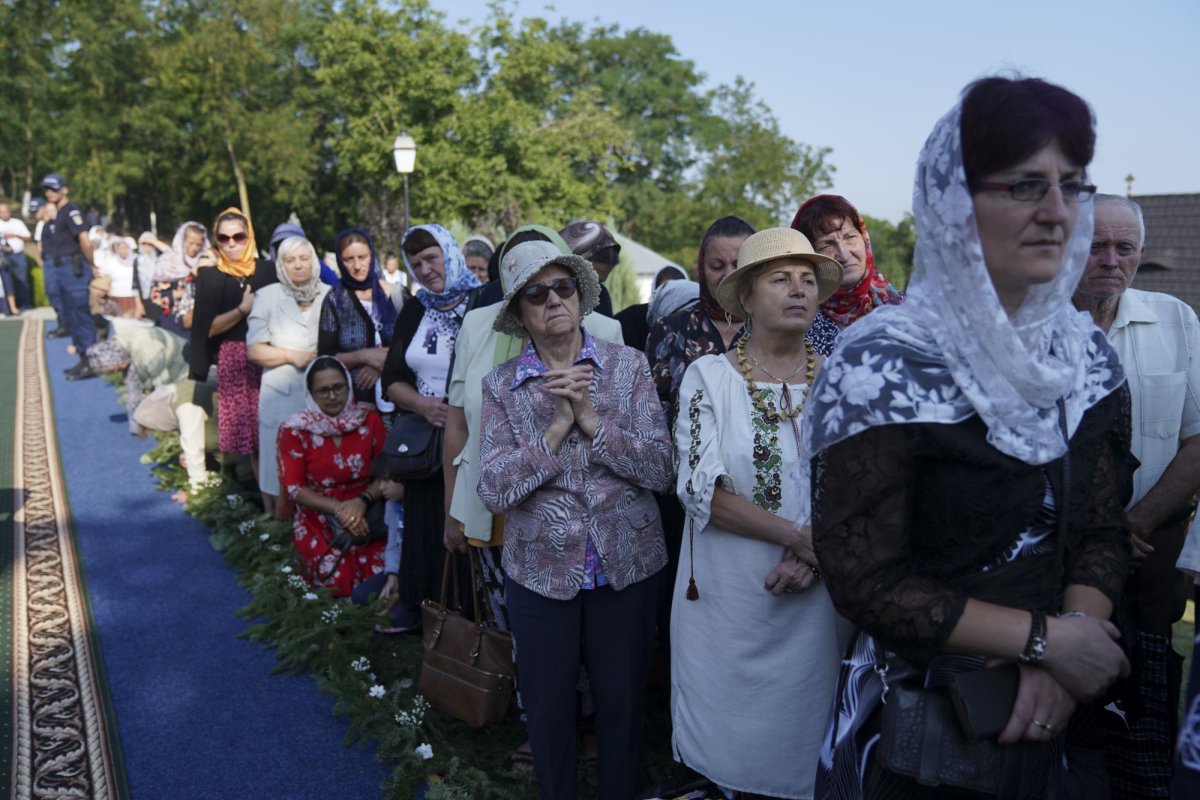 Sărbătorirea Sfântului Ioan Iacob la Crăiniceni 222715