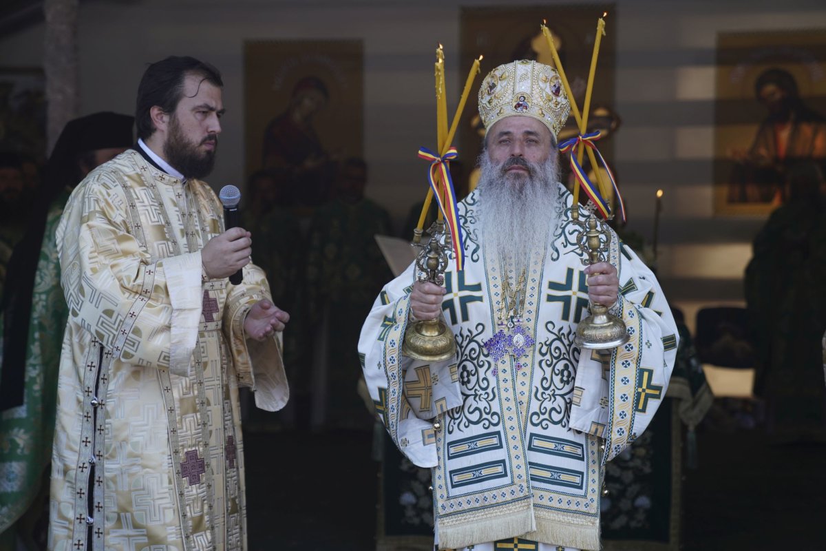 Sărbătorirea Sfântului Ioan Iacob la Crăiniceni 222718