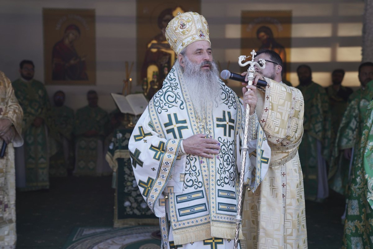 Sărbătorirea Sfântului Ioan Iacob la Crăiniceni 222726