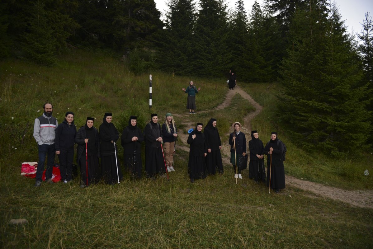 Slujire arhierească pe „Taborul României” 222649