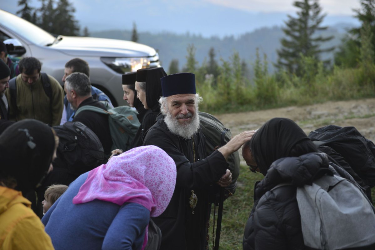 Slujire arhierească pe „Taborul României” 222655