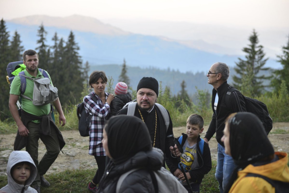 Slujire arhierească pe „Taborul României” 222656