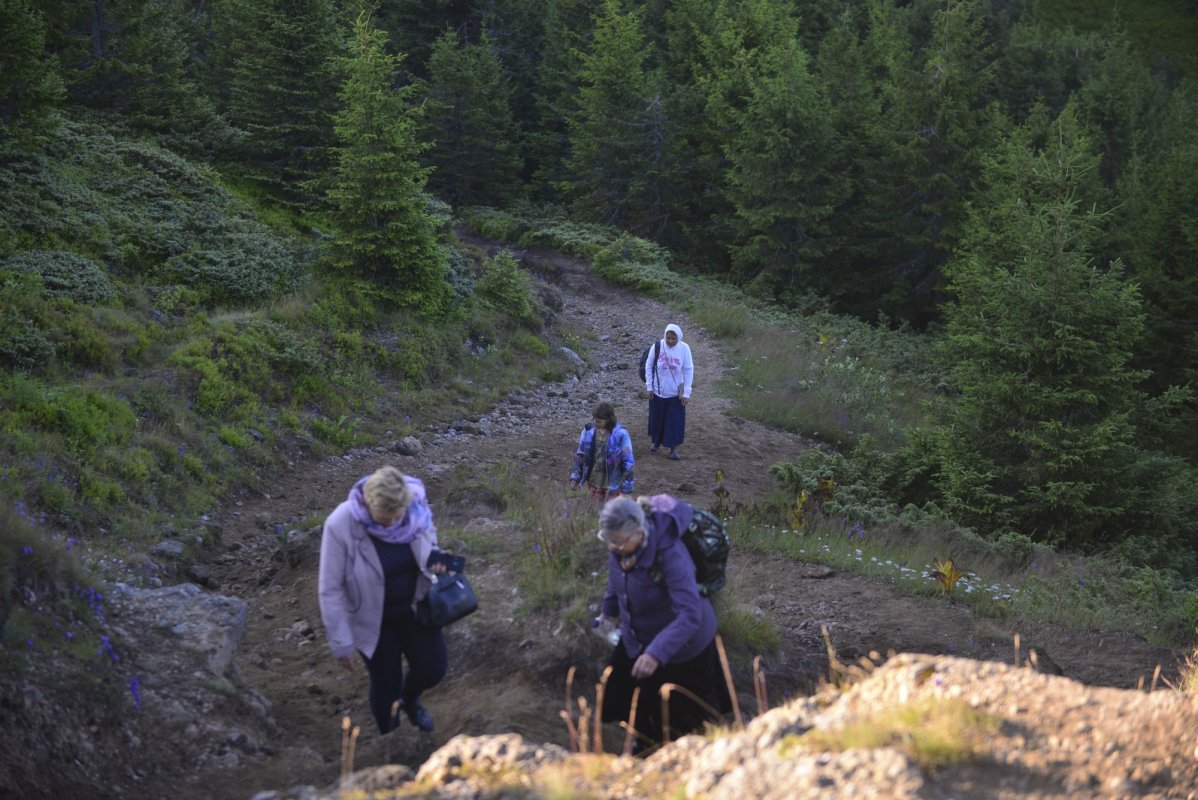 Slujire arhierească pe „Taborul României” 222663