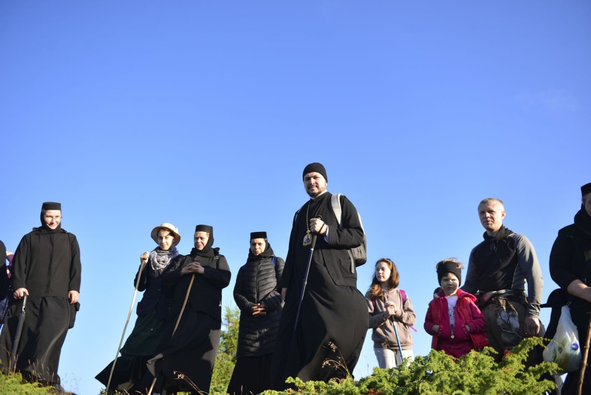 Slujire arhierească pe „Taborul României” 222669