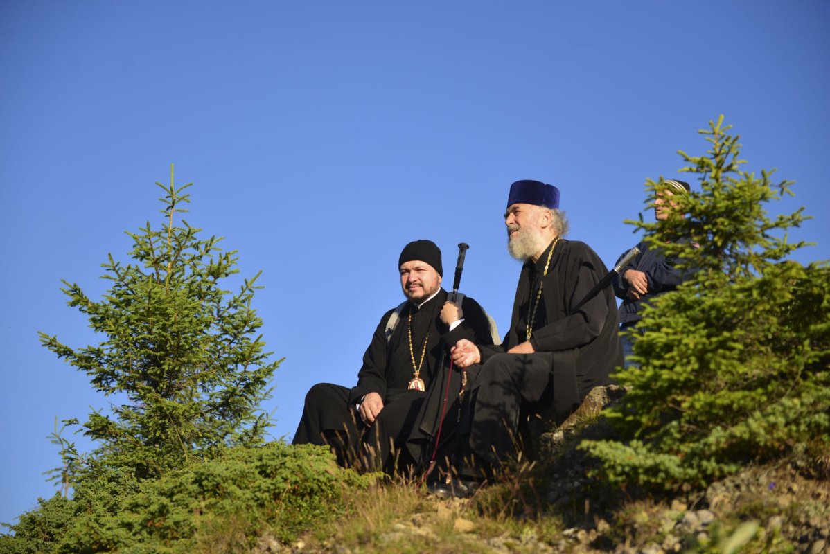 Slujire arhierească pe „Taborul României” 222671