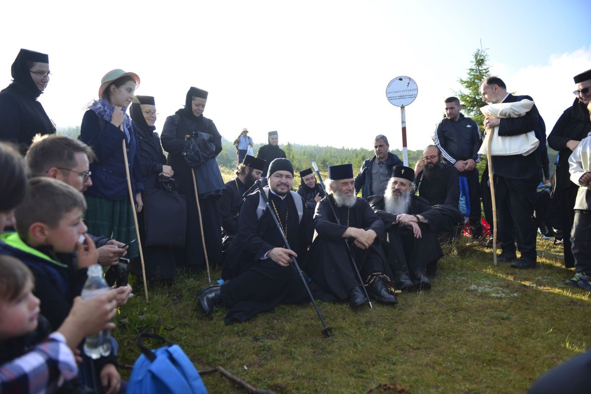 Slujire arhierească pe „Taborul României” 222677